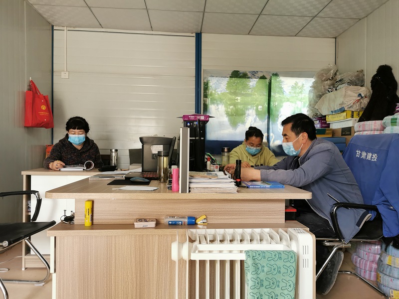 项目部开展读书活动.jpg