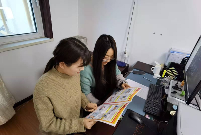 对女工开展专题宣讲.jpg