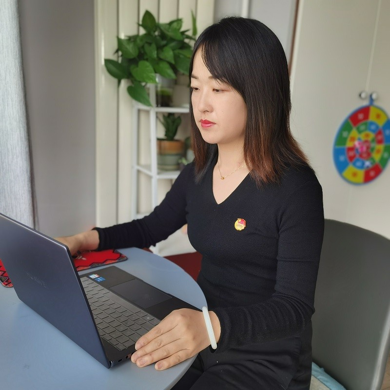 建设公司团委副书记 杨璐.jpg